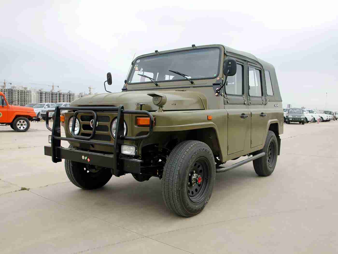 国产成人A V,国产汽车品牌崛起,成人A V 8和A V 5引领潮流,新能源车型A V E续航达400公里-2