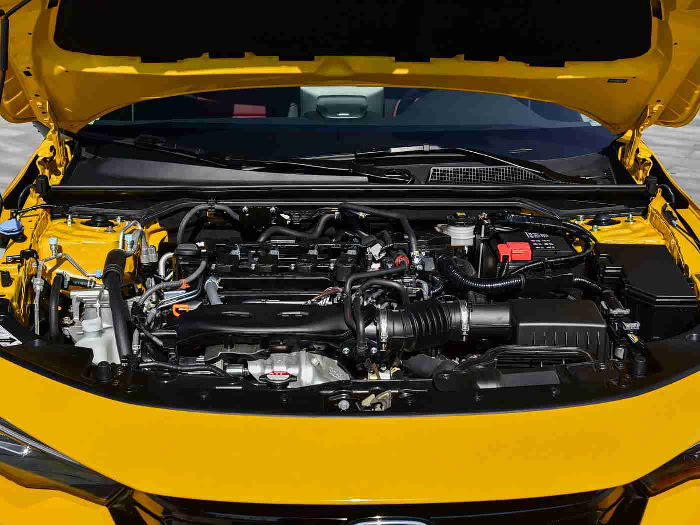 下载黄色,5G赋能,智能出行新纪元:创新“实时路况”功能引热议,新车上市颠覆驾驶体验-4