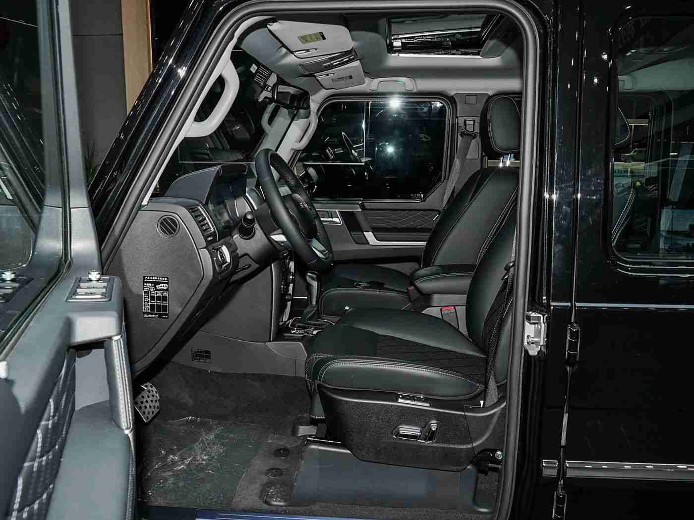 好_色_先_生丅V,全新车型亮相:独特魅力与卓越性能,"好色先生丅V"成汽车界焦点-4