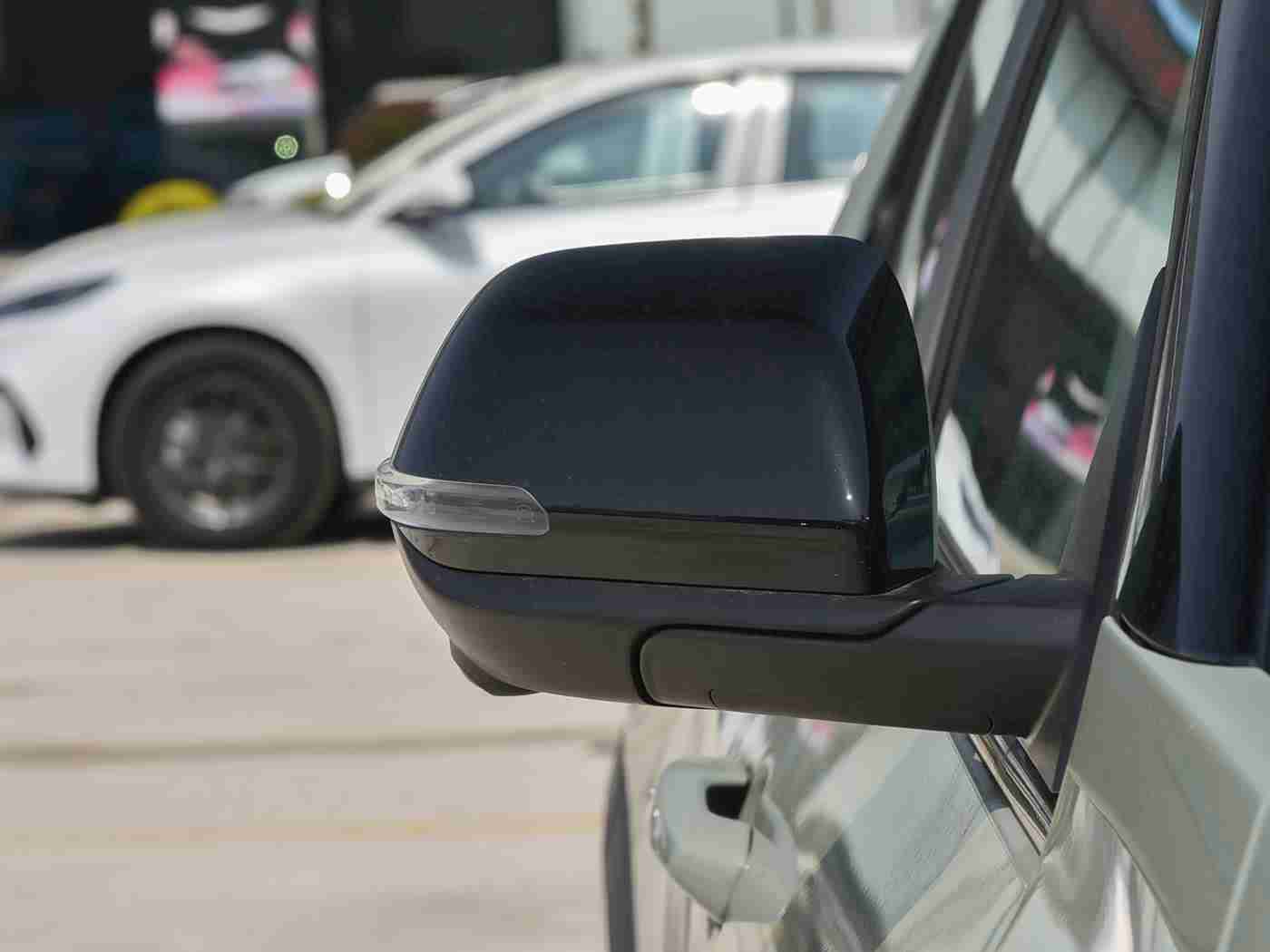 黑料曝光,豪华品牌质量问题频发，消费者权益受损，厂家回应全面排查-4