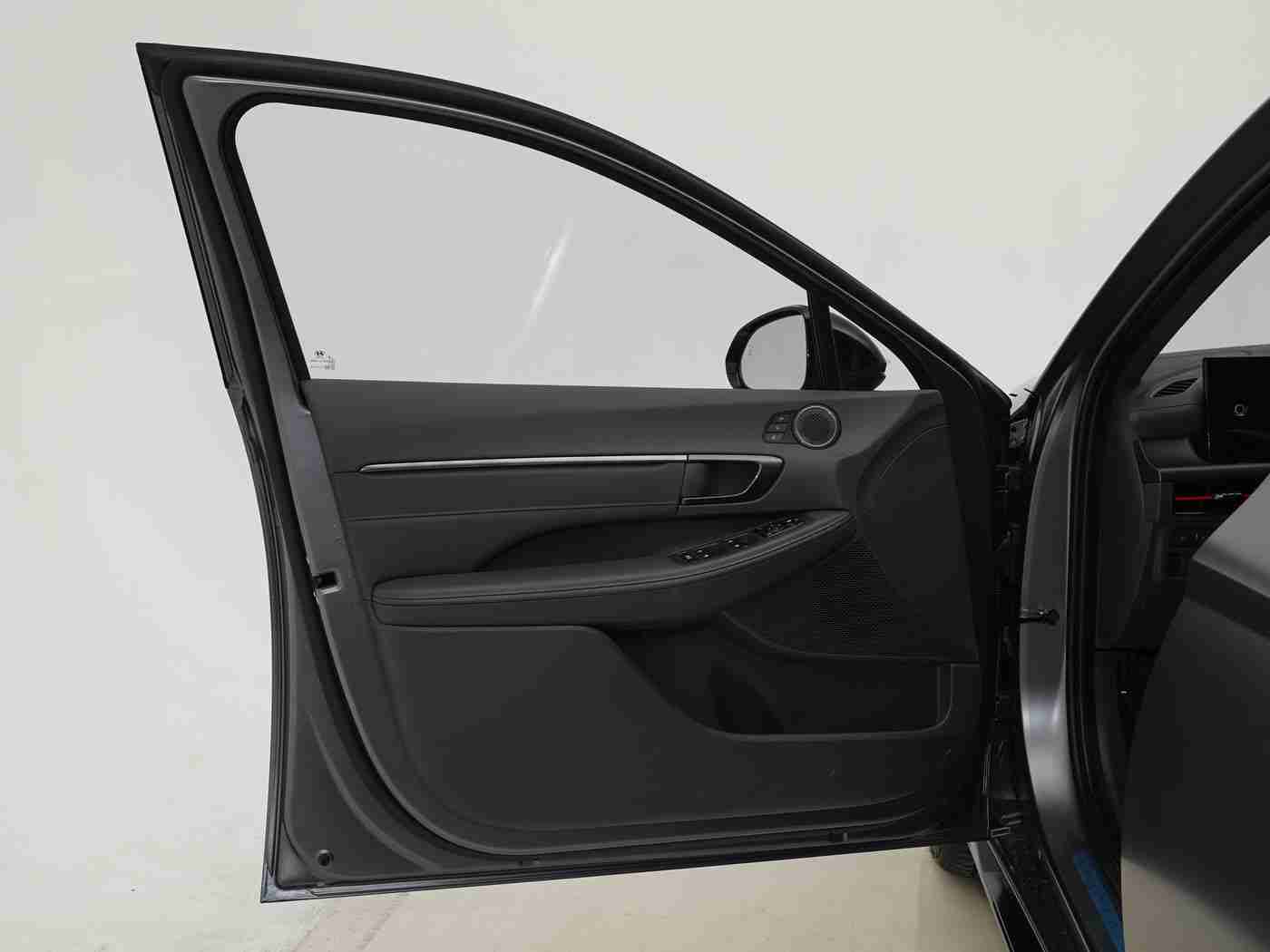 国产V片,国产SUV新势力崛起，全新高性能亲民价车型引关注，有望成市场黑马-3