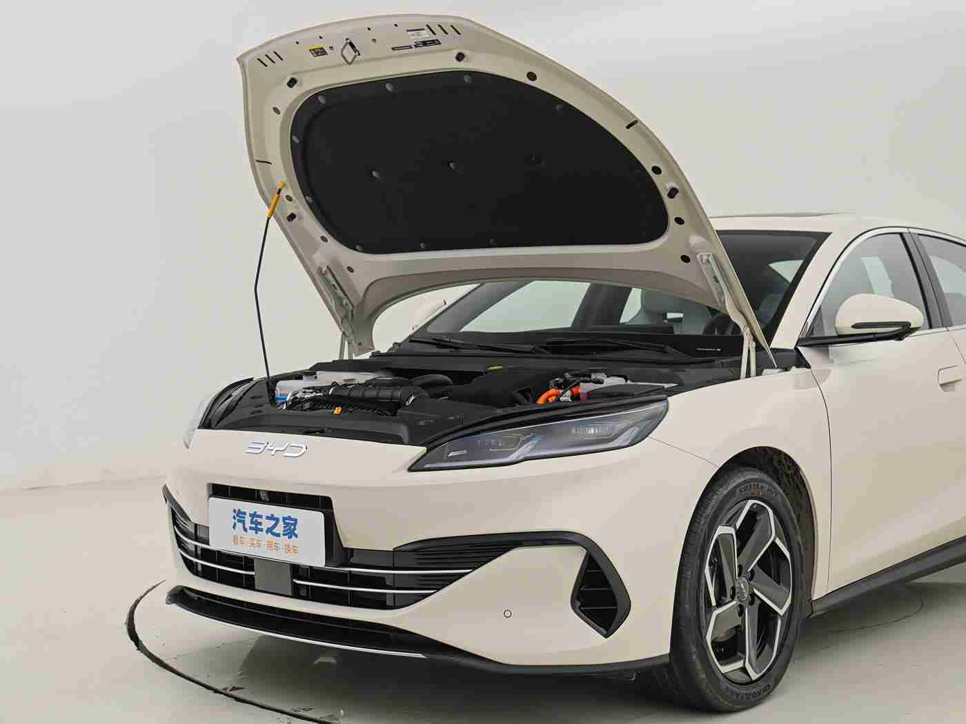 污秽软件,科技革新下的汽车安全挑战：揭秘如何抵御恶意软件侵袭-3