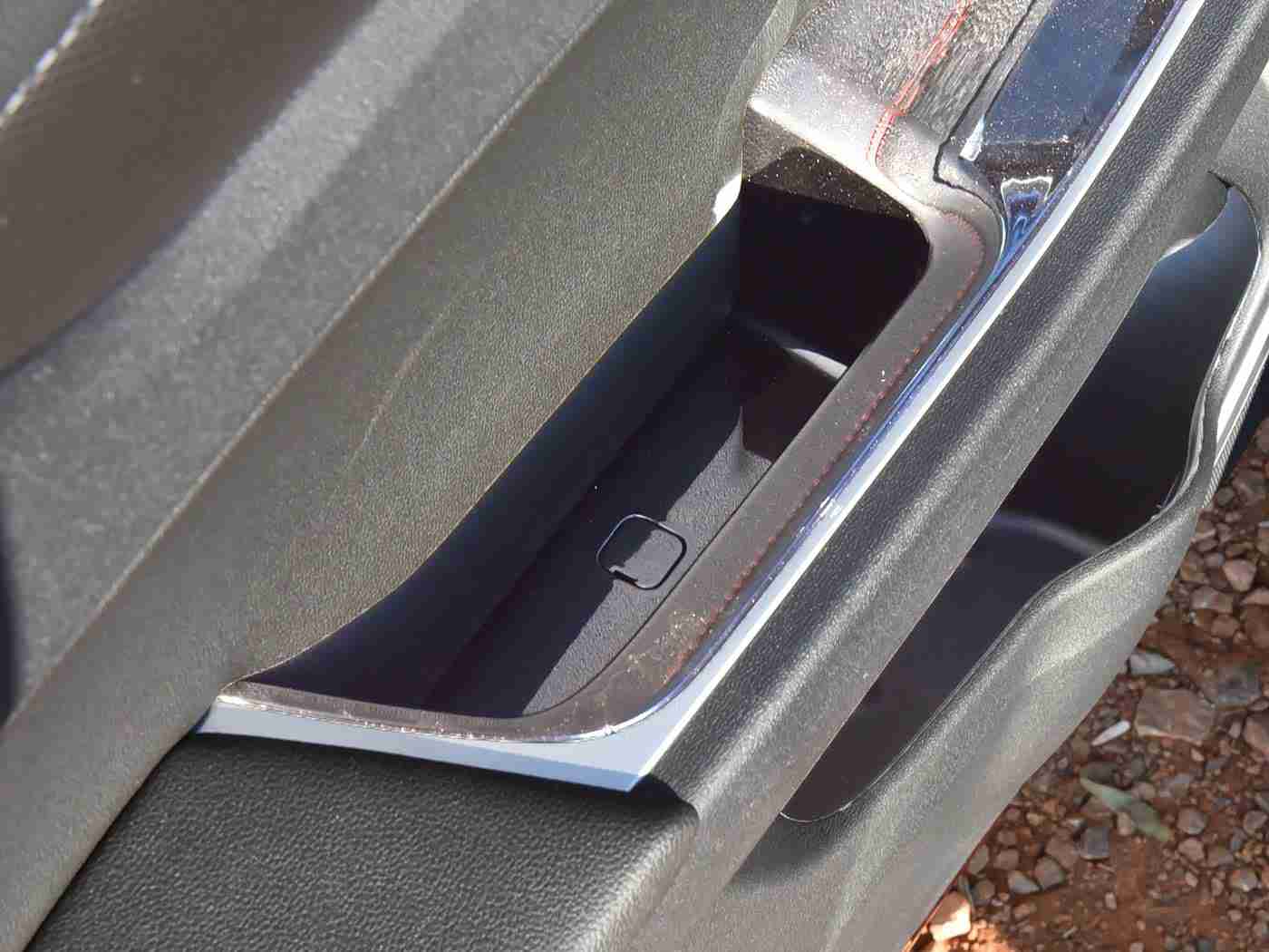 黄色软件2023,2023智能驾驶新潮流：“黄色软件”引领汽车行业变革，安全、导航、互联三重升级，未来出行新体验-4