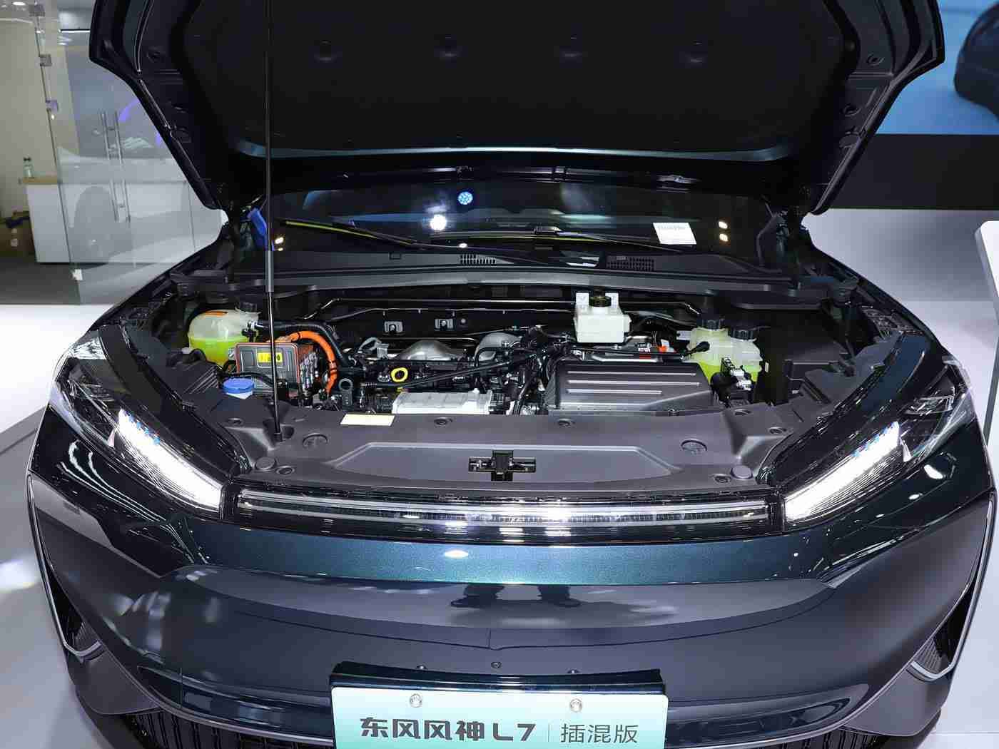 日操夜操,汽车：日以继夜挑战极限，科技助力出行便利新篇章-2