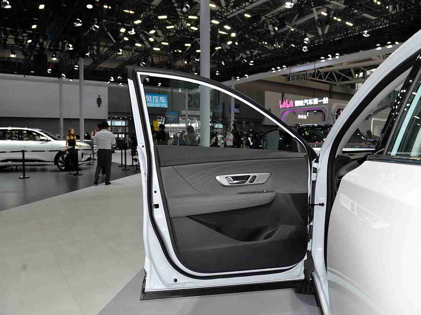 黑料不,国产SUV口碑之谜：性能卓越，空间宽敞，安全可靠，市场前景可期-1