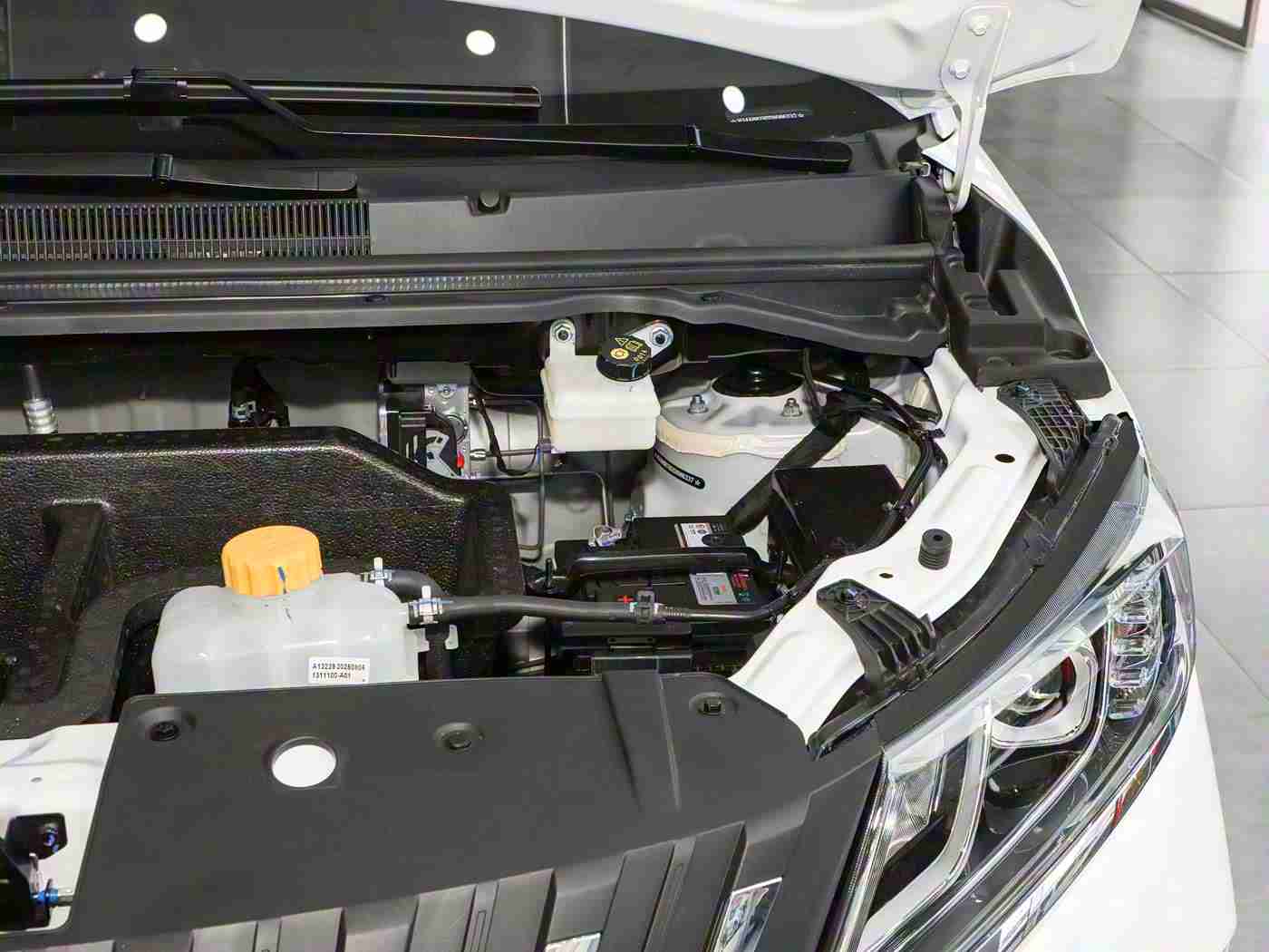 黄色vivo,vivo新锐亮相：独特色彩设计，科技驱动汽车新潮流-3