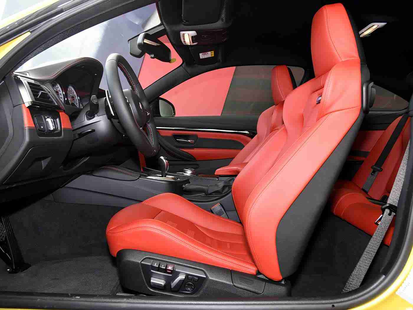 国精产品秘 一区二区,新能源汽车领航者,国精产品品质卓越引领行业潮流-1