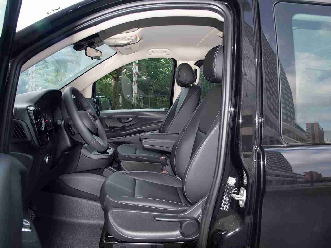 美女搞基APP,智能潮涌,新能源汽车领航,5G赋能汽车新生活-3