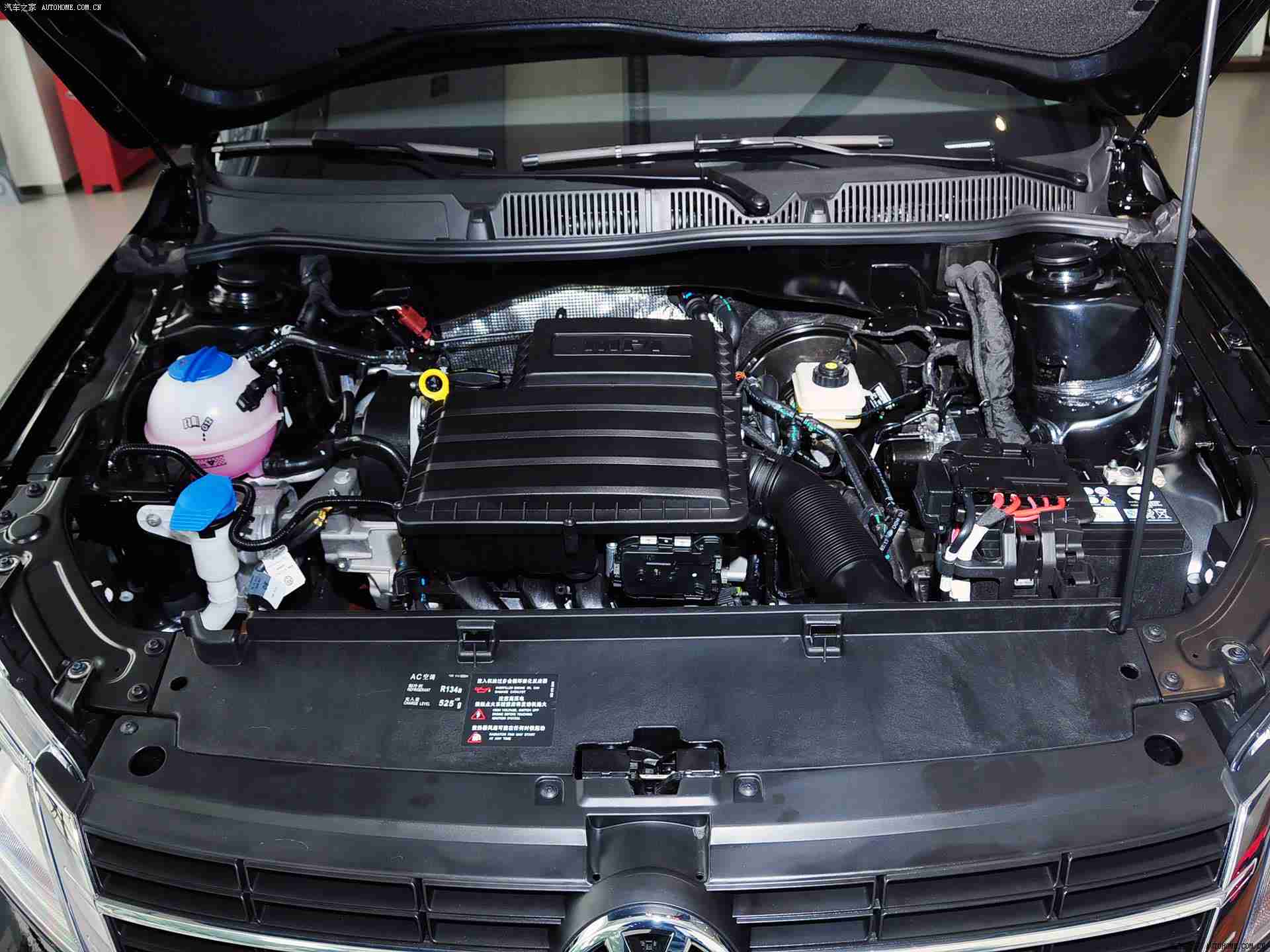 抖音破解版,汽车驾驶新体验,抖音破解版助力车主畅享音乐与知识-1