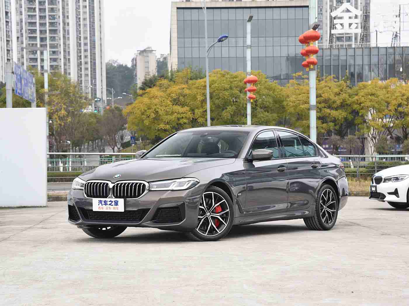 男生桶女生肌肌,跨界风尚,内外兼修——探索新车型驾驭魅力之旅-1