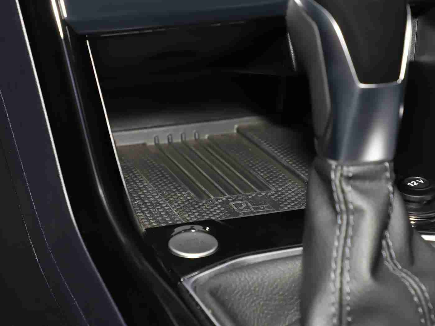 东京热搜app下载安装,全面升级，便捷生活！探索东京热搜app，汽车资讯一手掌握-1