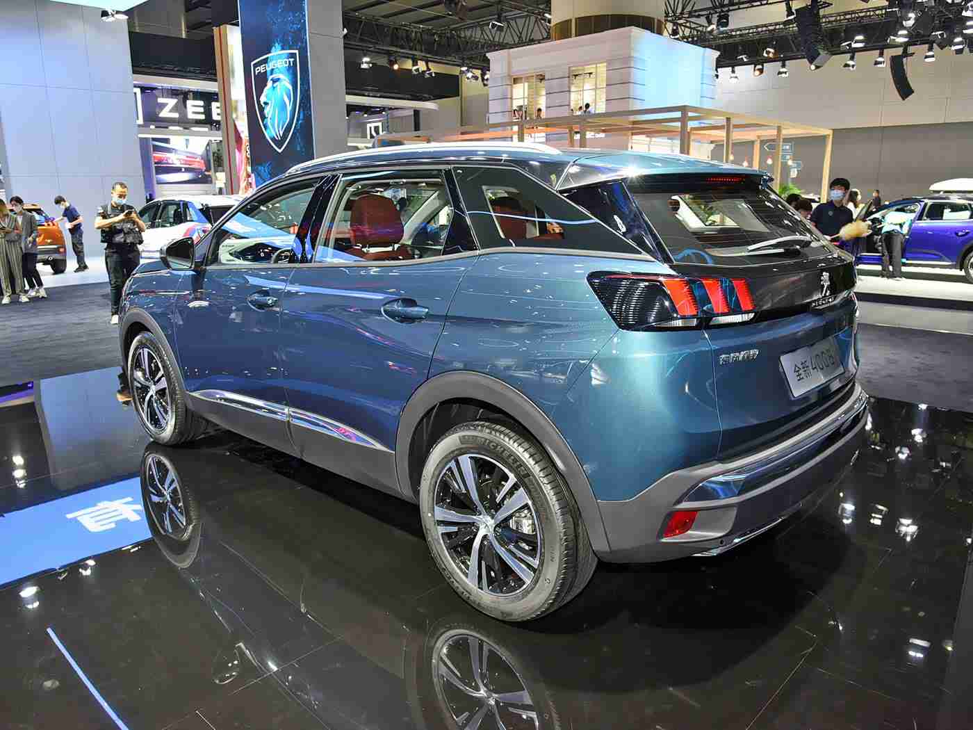 未满十八岁禁止下载,汽车应用升级强化青少保护，筑牢网络安全防线，共筑健康成长环境-3