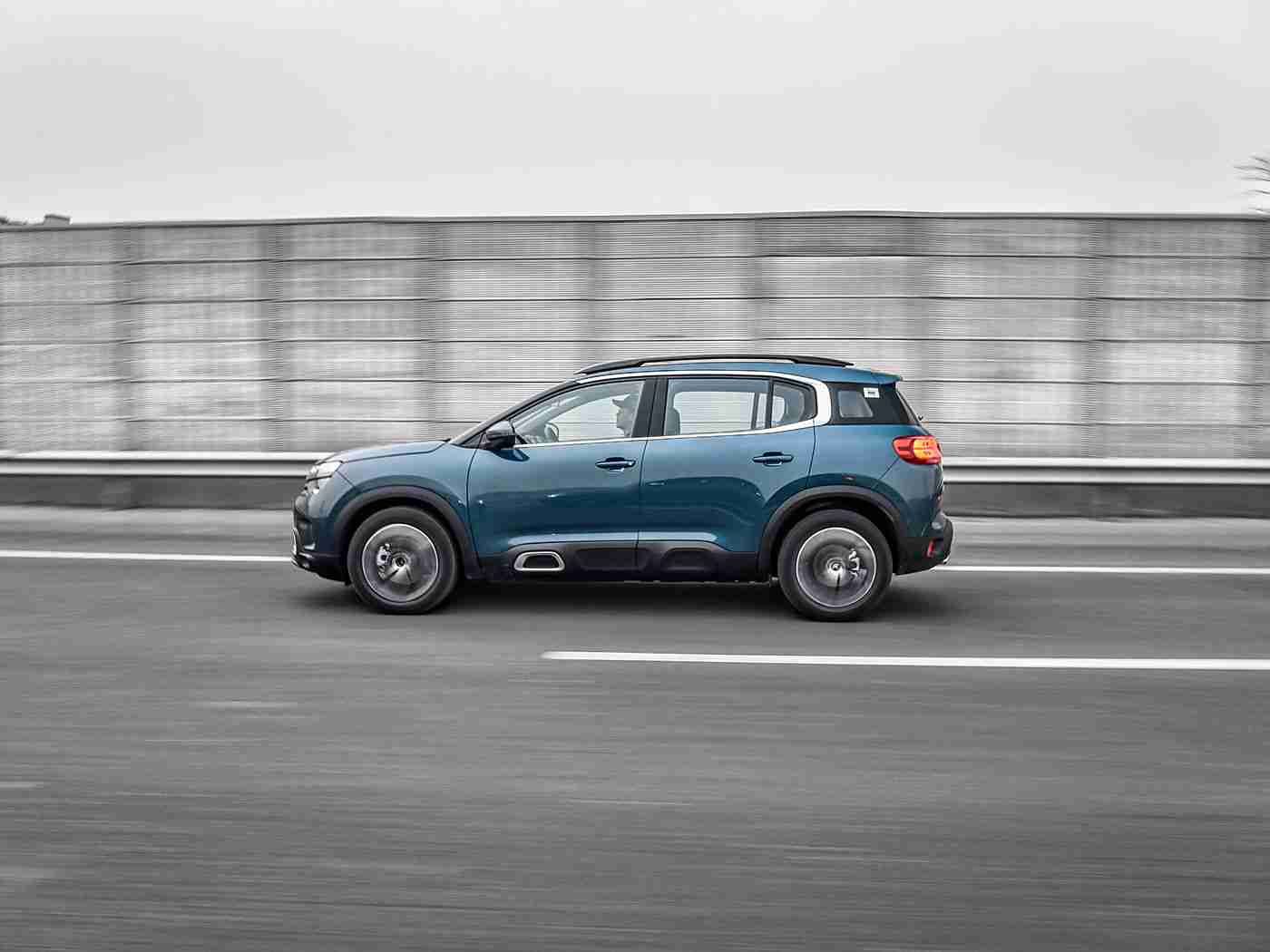 成av人,全新中高端车型亮相，运动气息十足，智能科技加持，成市场新宠-1