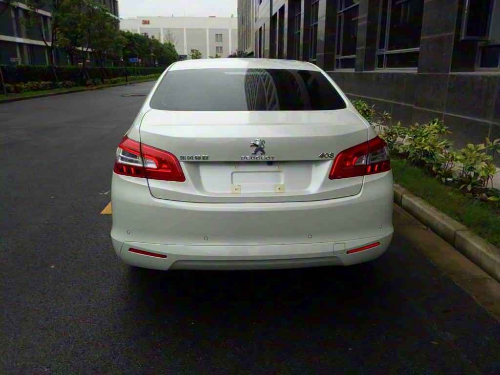 黄三色和绿三色的区别图片,汽车界新宠：黄三色版与绿三色版车型，色彩对决，彰显个性与环保主张-2