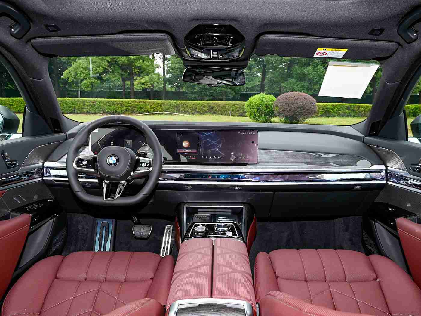 婷婷五月花,春风吹拂新车型惊艳亮相，亲民价格引领汽车市场潮流，全新车型或将成年轻消费者新宠-3