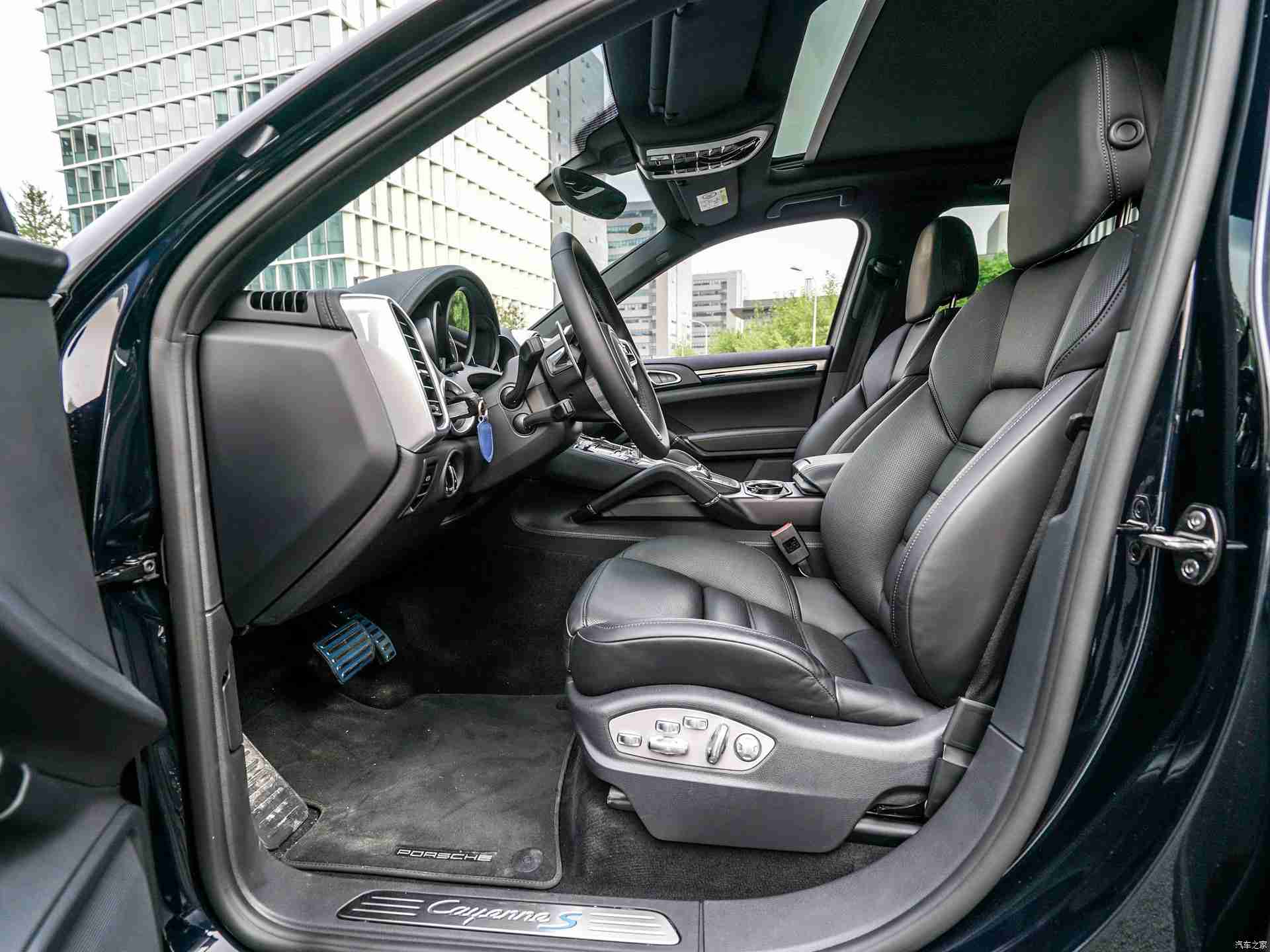 黄色软件下载大全3.0.3,汽车智享新纪元，一站式服务，出行无忧乐享途-1