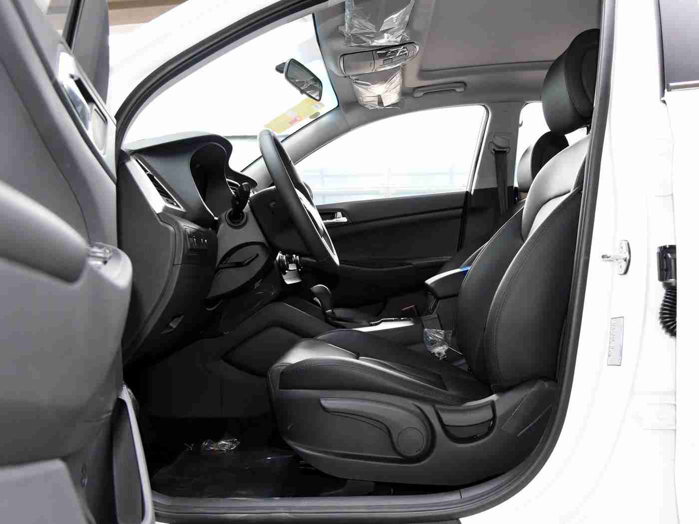 裸体软件,引领汽车新时代:“裸体软件”助力智能化驾驶,安全便捷生活新体验-1