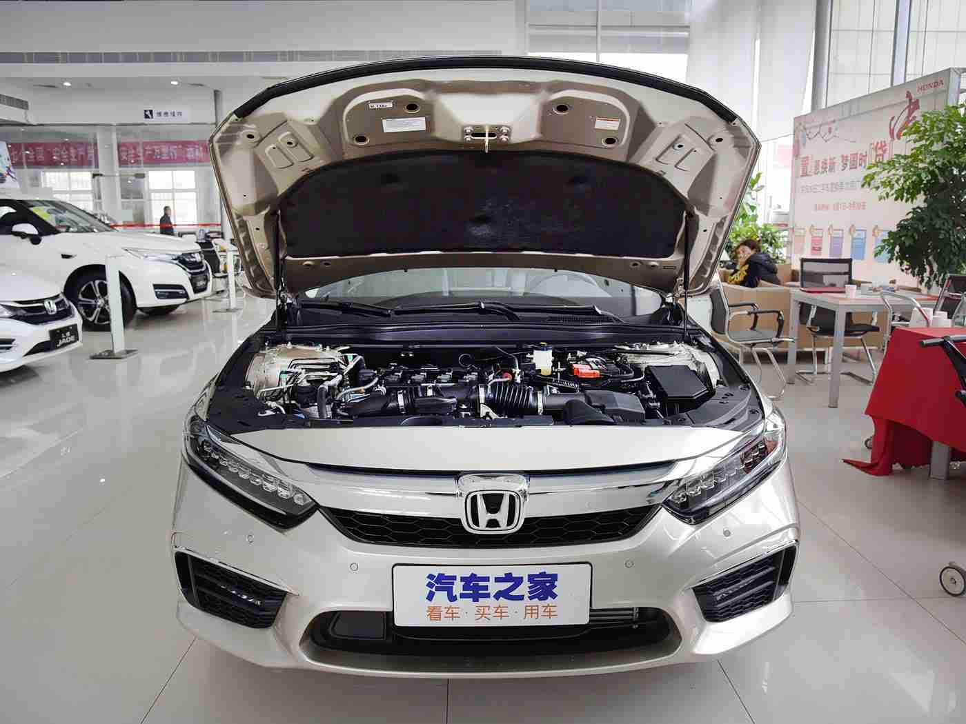 男人和女人一起差差差app,智能定制社交出行，“差差差”APP引领汽车新潮流-4