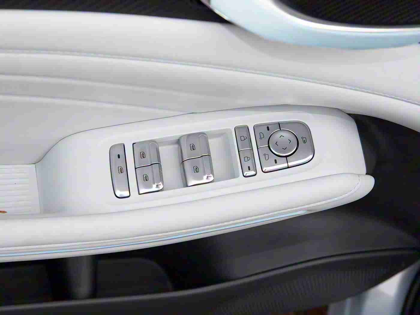 男女差差差app,车界新锐，资讯盛宴，养车达人必备，出行无忧平台-2