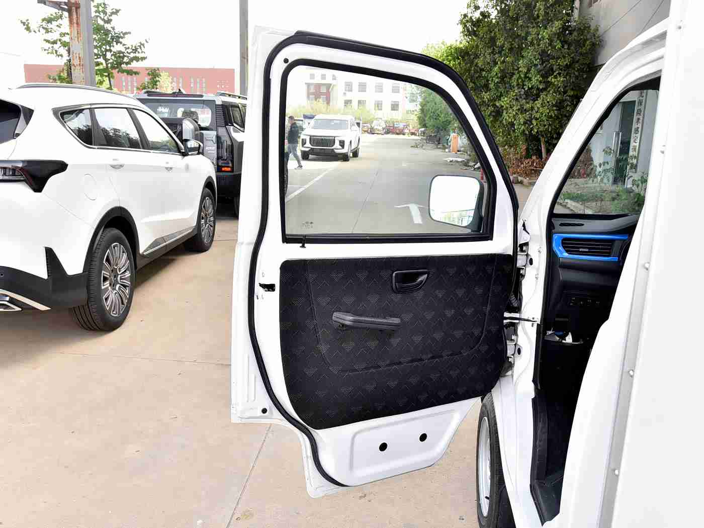 红桃47.38,红桃新车型引热议:动力强劲、设计独特、配置丰富,亲民价格成市场焦点-1