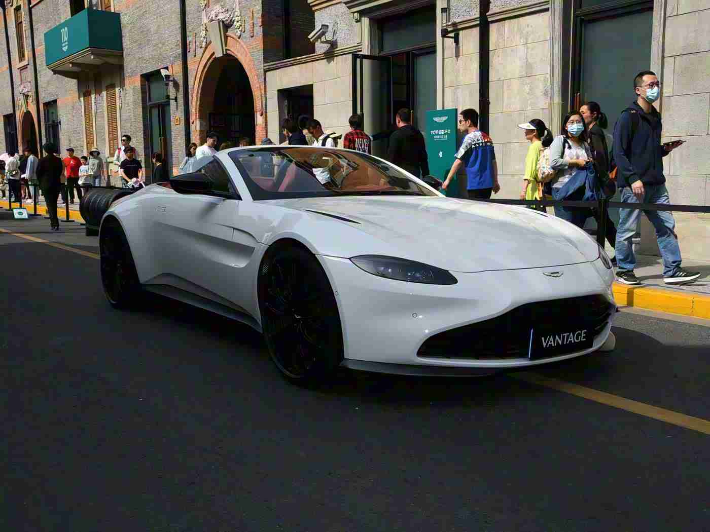 黄色3.0,颠覆汽车新纪元，“绿色智驾”黄界先锋，引未来出行潮流-3