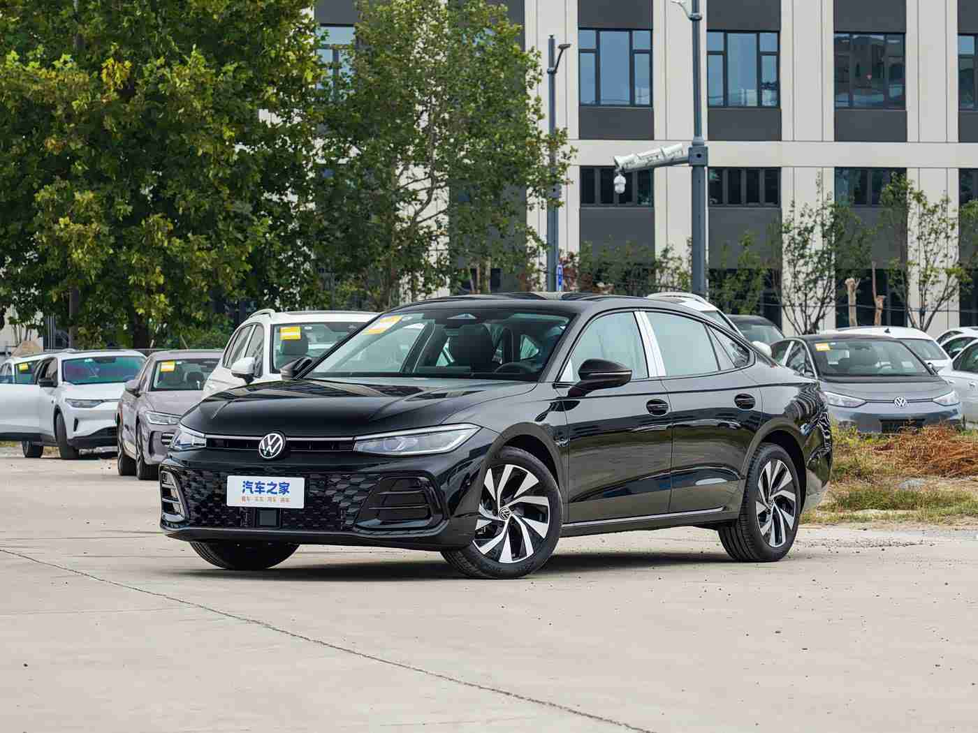 王者女性角色全身无爱心无,女性专属新宠惊艳上市，＂王者＂汽车引领潮流，科技豪华，安全智能，尽享驾驶乐趣-3