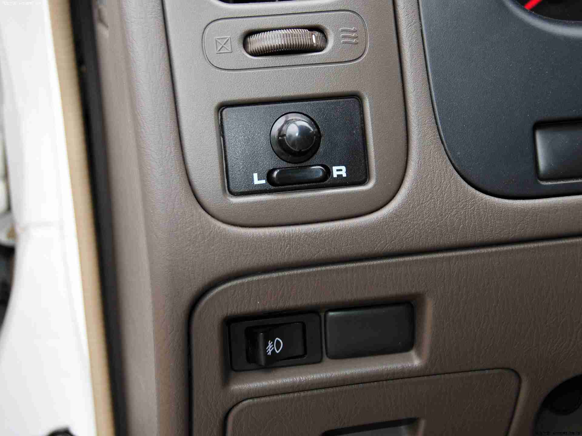 山西乱子伦视频国产,国产新势力崛起，山西乱子伦汽车独特设计受热捧，领跑市场新潮流-3