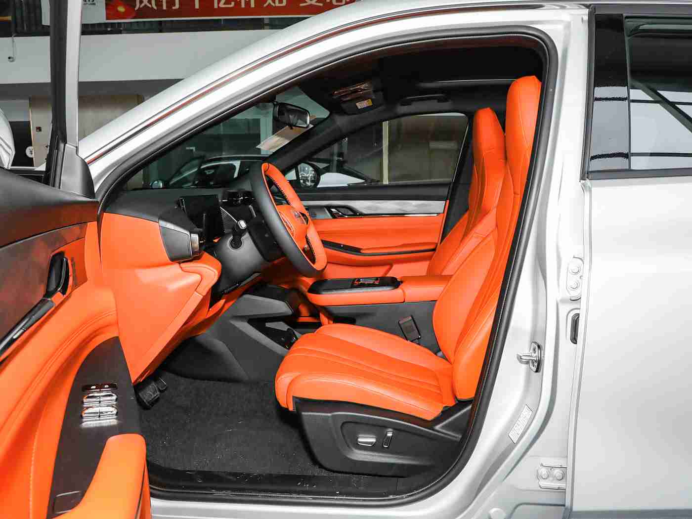 黄色3.0,颠覆汽车新纪元，“绿色智驾”黄界先锋，引未来出行潮流-1