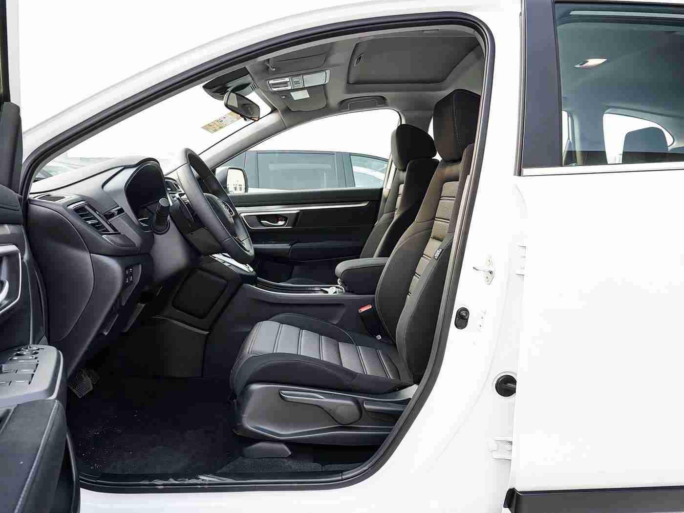 女人与公豬交交酡,新能源汽车盛宴来袭：“女人与公猪交交酡”引领时尚潮流，性能卓越备受期待-1