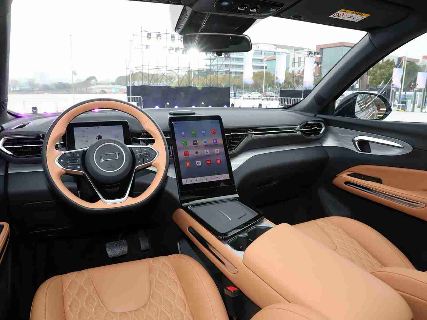 3.03免费oppo版破解大全免费下载,智驾先锋，掌上护航，安全畅行每一步-2