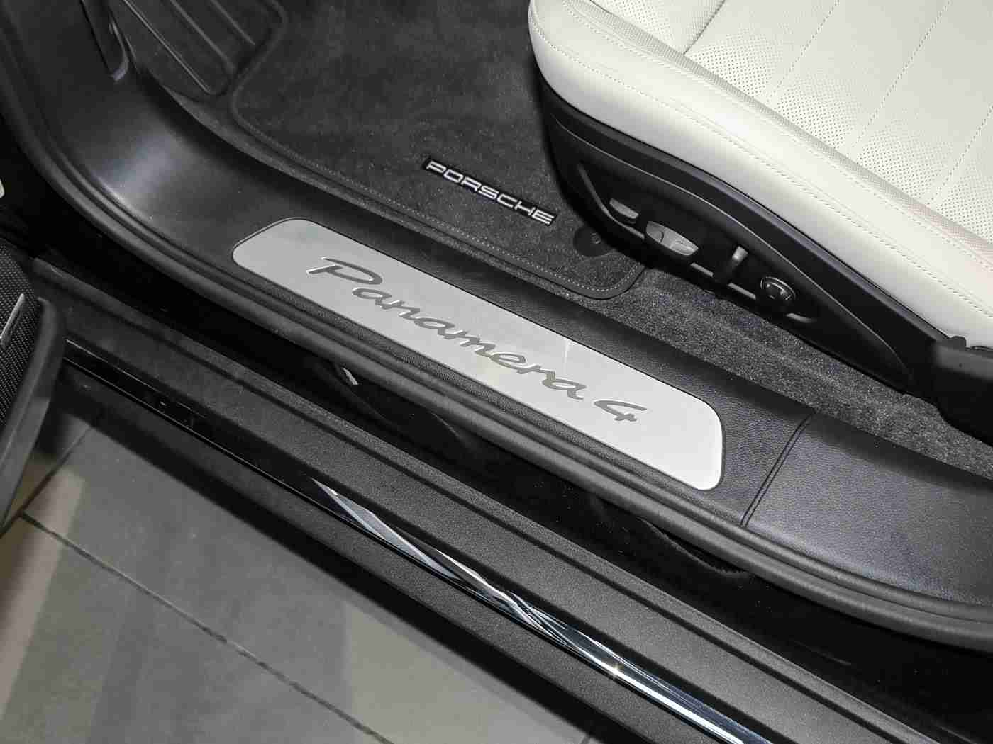 桃子av,新能源汽车新秀崛起，＂桃子av＂亮相市场前景广阔-1