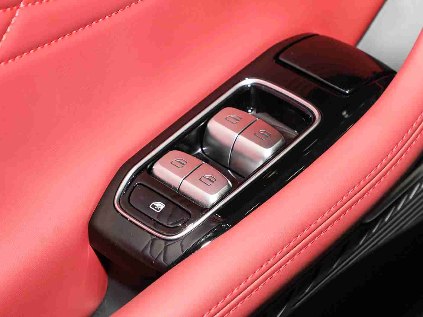 成人版火影忍者,全新车型惊艳上市:跨界火影元素,性能卓越,科技领先,引领车坛潮流-1