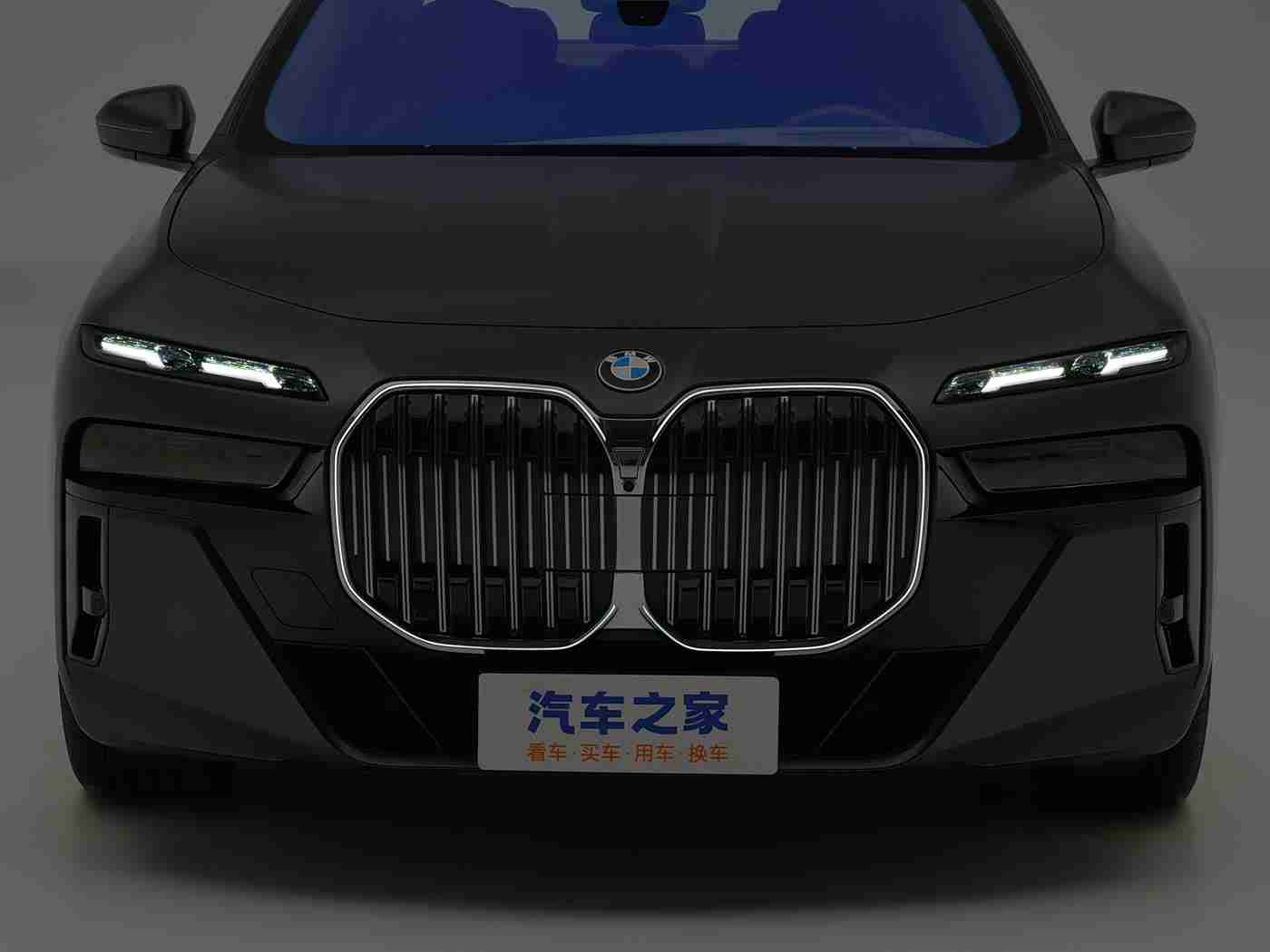 天天色影,时尚动力，智能安全——新锐汽车品牌引领潮流，守护家庭出行-1