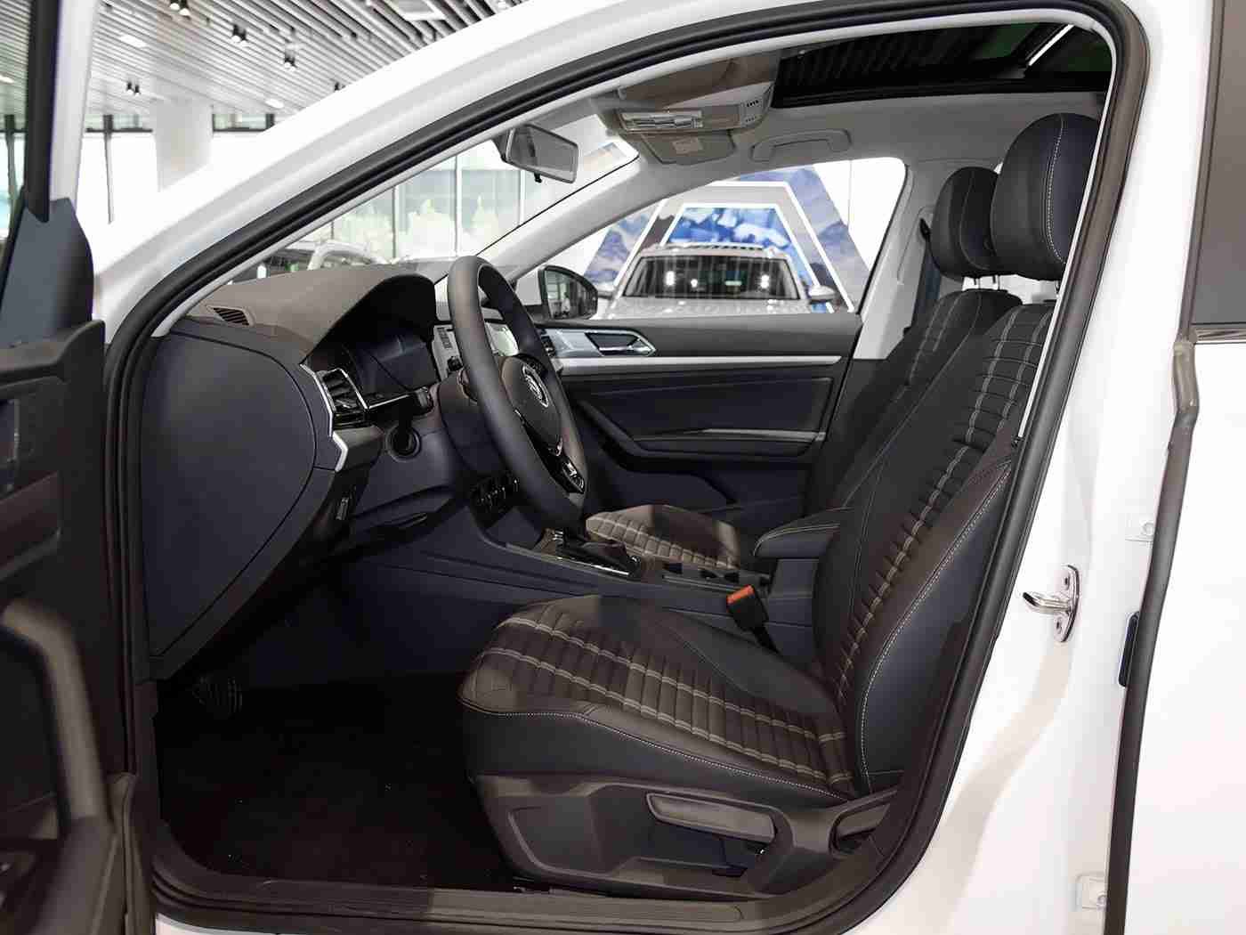 男捅女app,女性出行安全新利器：创新科技守护女性驾驶无忧-1