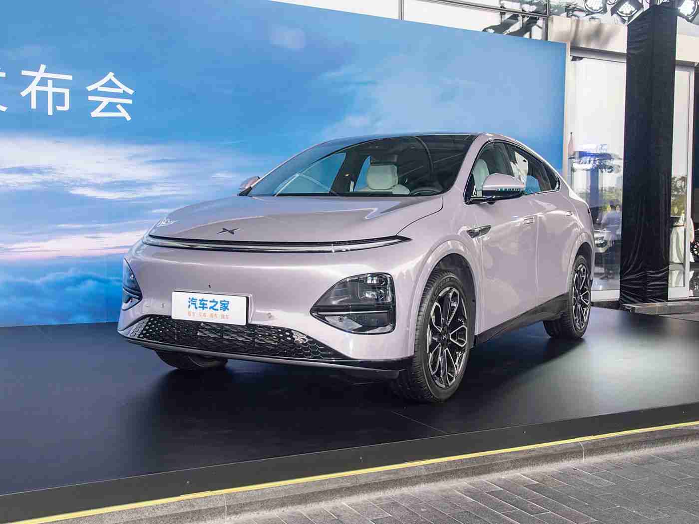 国产成人av电影,国产汽车强势崛起,与文化产业共同绽放:揭秘创新与发展背后的秘密-5