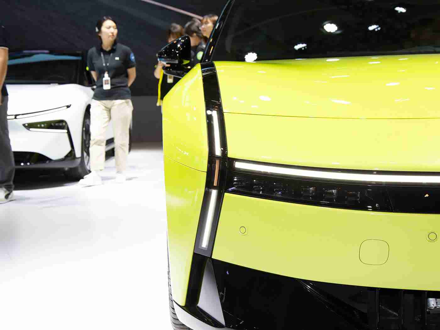 朋友两口子约我3p,“体验温馨之旅：夫妻邀友共赏SUV，开启难忘汽车体验之旅”-3