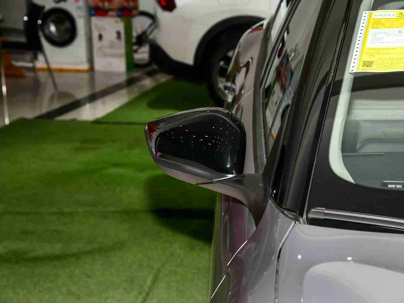 国产成人精品AV片,国产轿车品质崛起，创新科技引领驾驶新体验-1