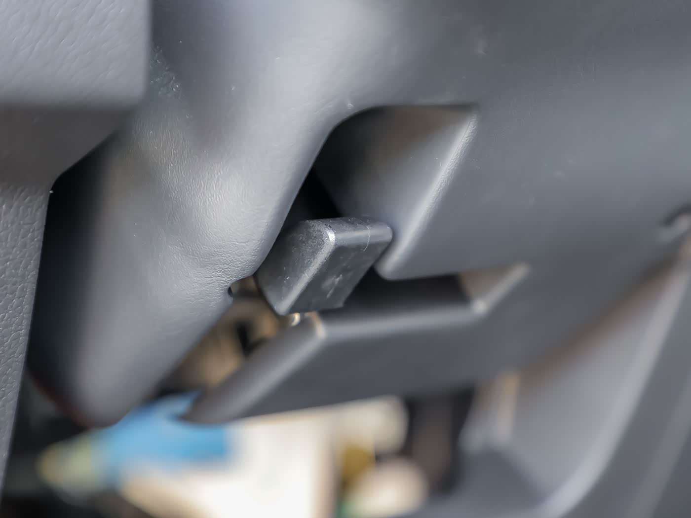 JuliaAnn   大战黑人,新车型争霸： JuliaAnn 挑战黑人，谁将引领汽车科技新潮流？-4