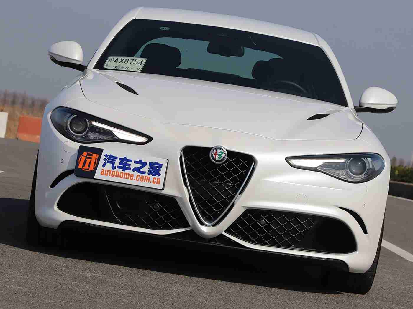 99热这,全新SUV“99热这”上市，性能时尚亲民价格，有望成市场热门-2