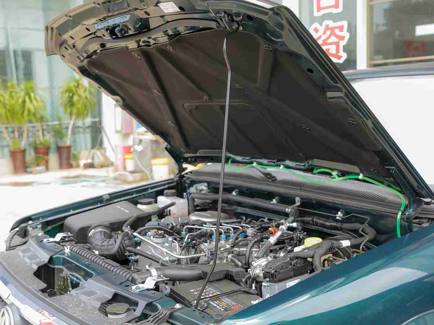 萌白酱喷水,汽车新科技来袭：智能喷水除雾，安全驾驶体验再升级-5