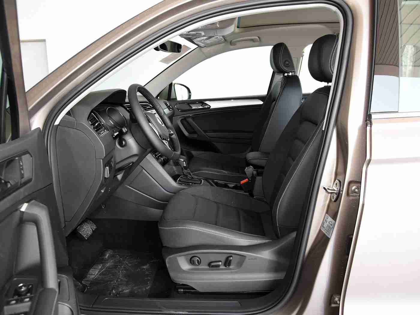 流氓视频下载,汽车爱好者的福音：全面资源整合，智能科技助力绿色出行新体验-1