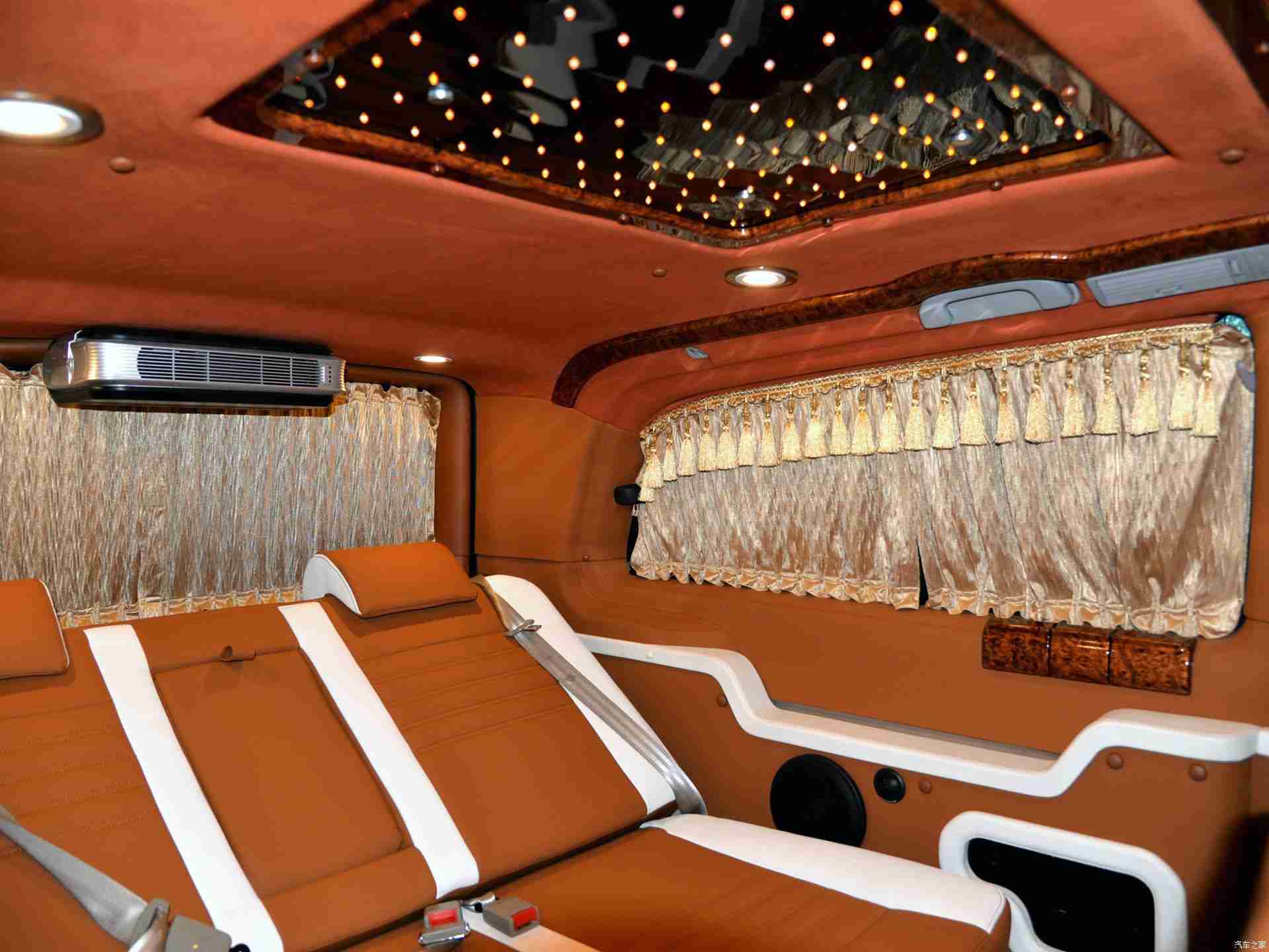 中国少妇,时尚驾韵,都市女性新宠,尽享智能出行之旅-3