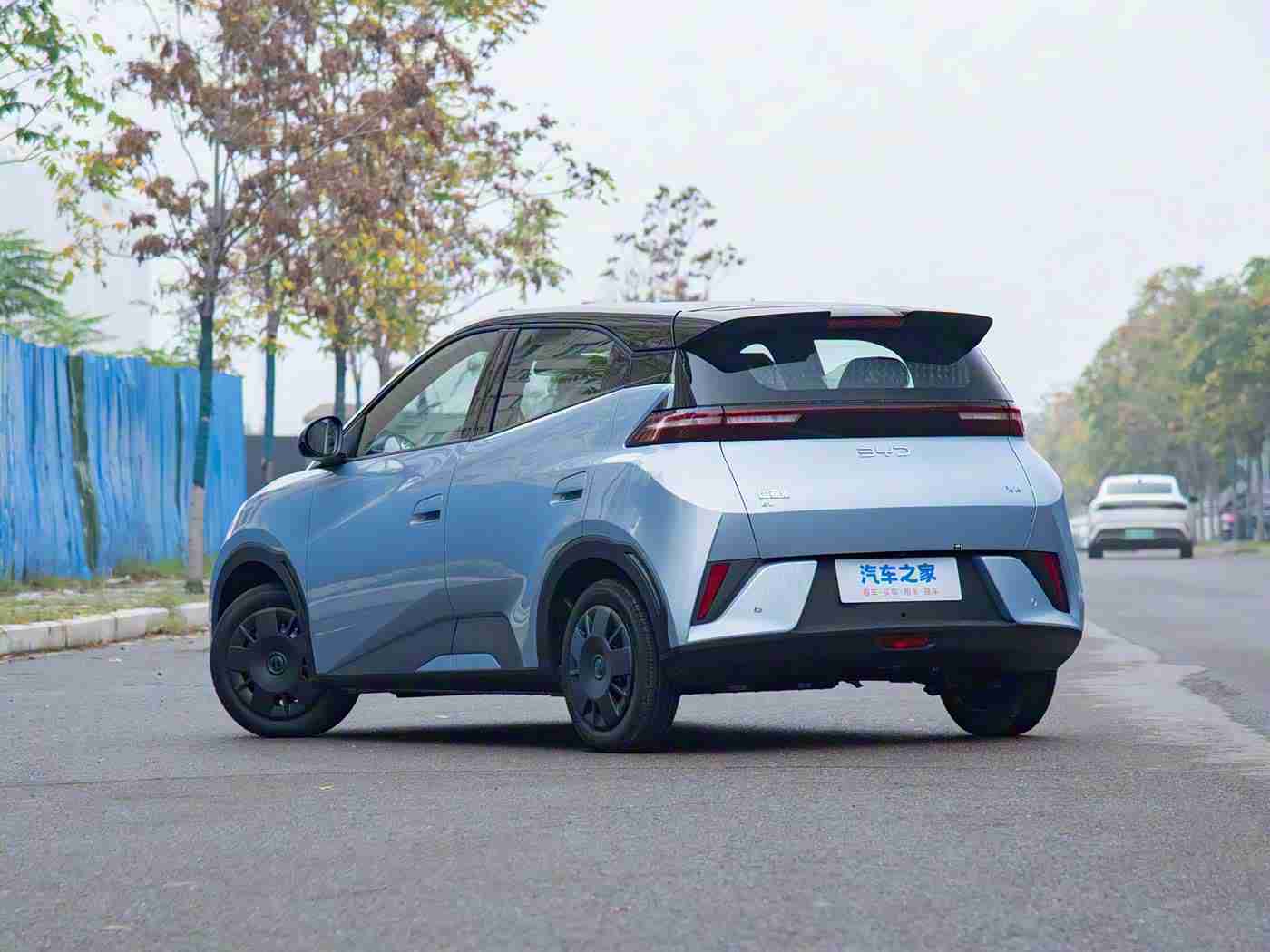 十大污,汽车行业挑战多：破解“十大难题”，共筑绿色安全出行未来-1