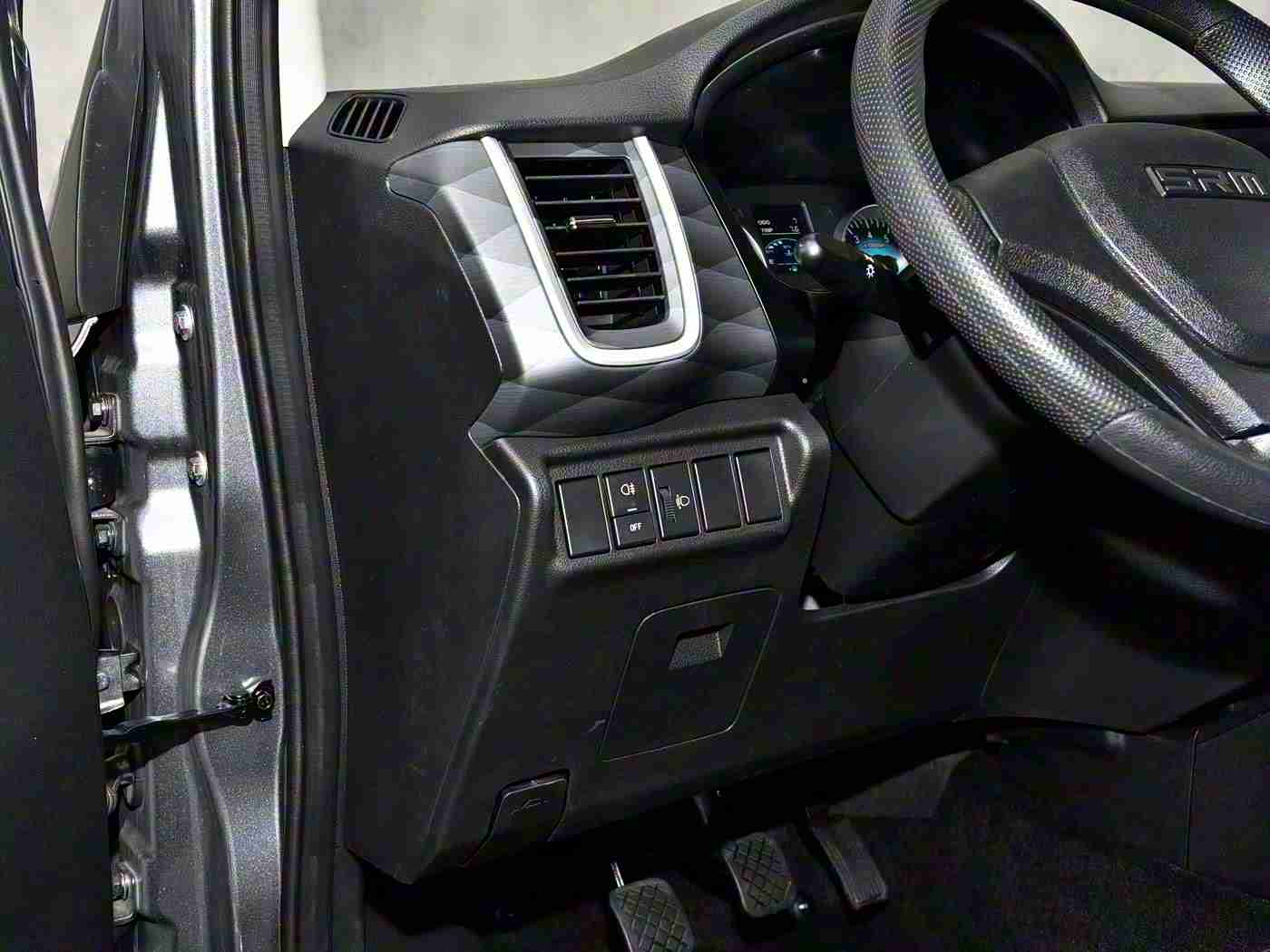 天美麻花,新能源汽车崛起，天美品牌以独特设计引领行业新潮流，打造环保节能出行新体验-4