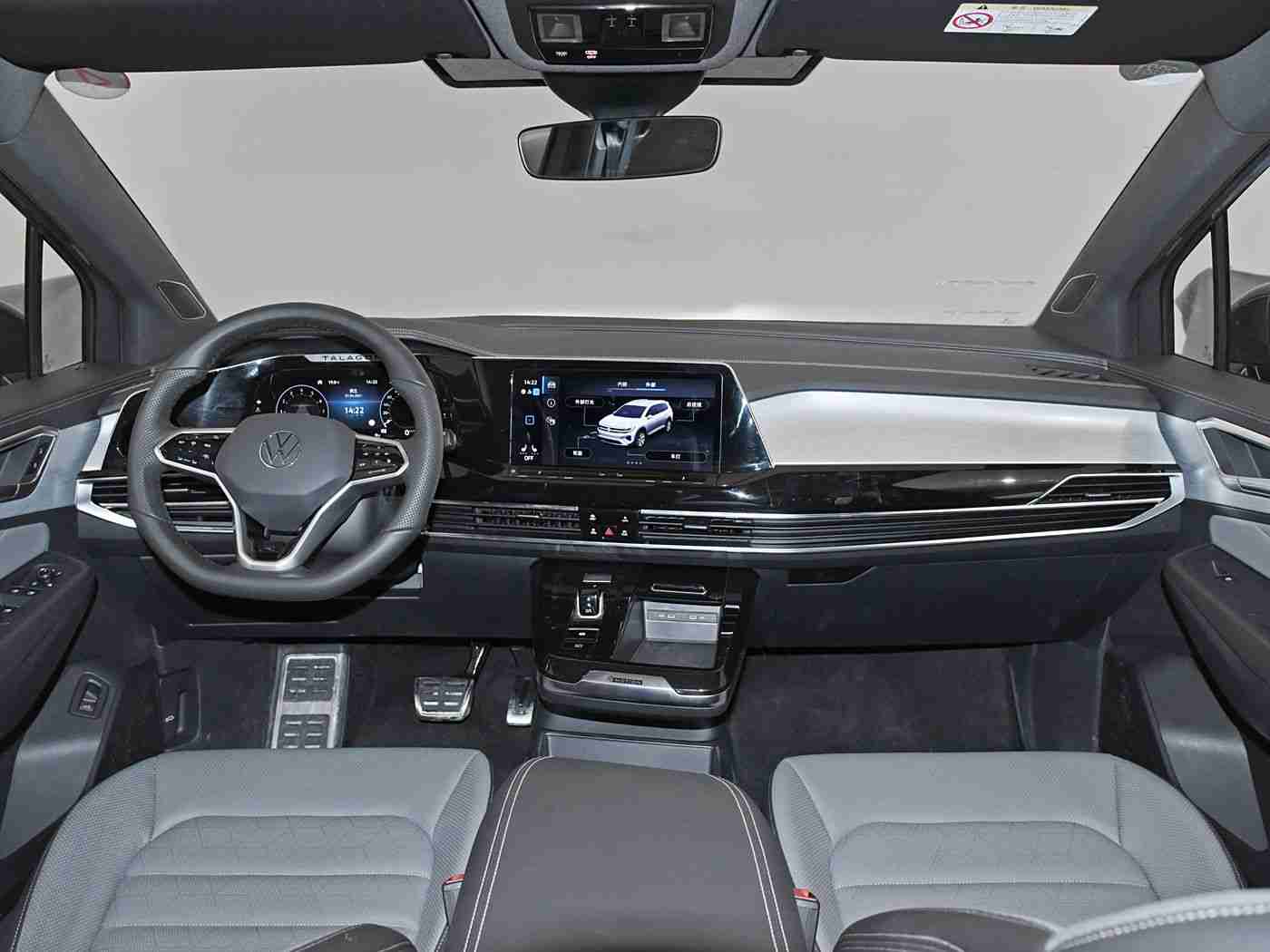 剧烈运动打扑克,“激情战神”赛车新宠：创新娱乐系统打造独特驾驶体验，引领汽车娱乐新潮流-3