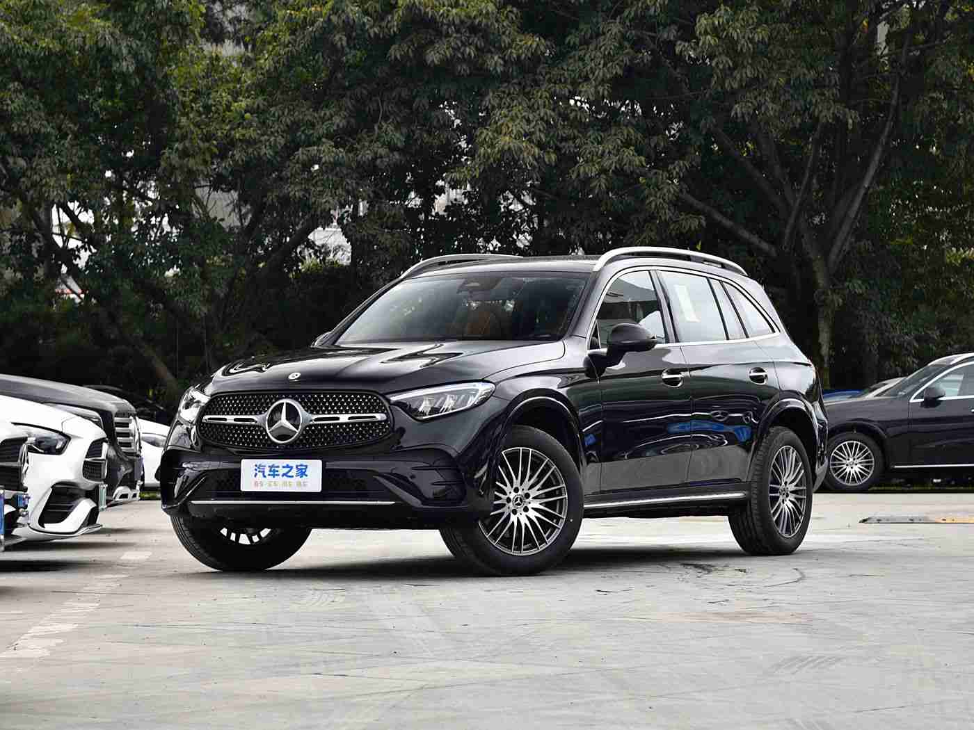 美女不穿衣服的软件,智能驾驶新风尚：创新应用引领汽车娱乐体验升级，打造便捷舒适行车生活-1