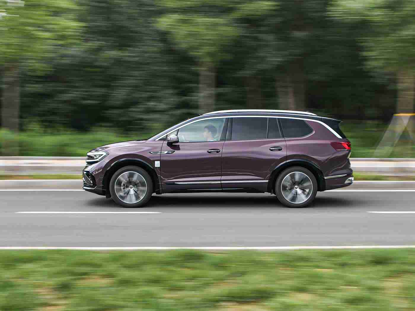 国产性色av,国产新锐崛起，时尚性能“性色”汽车引关注，市场前景广阔-5