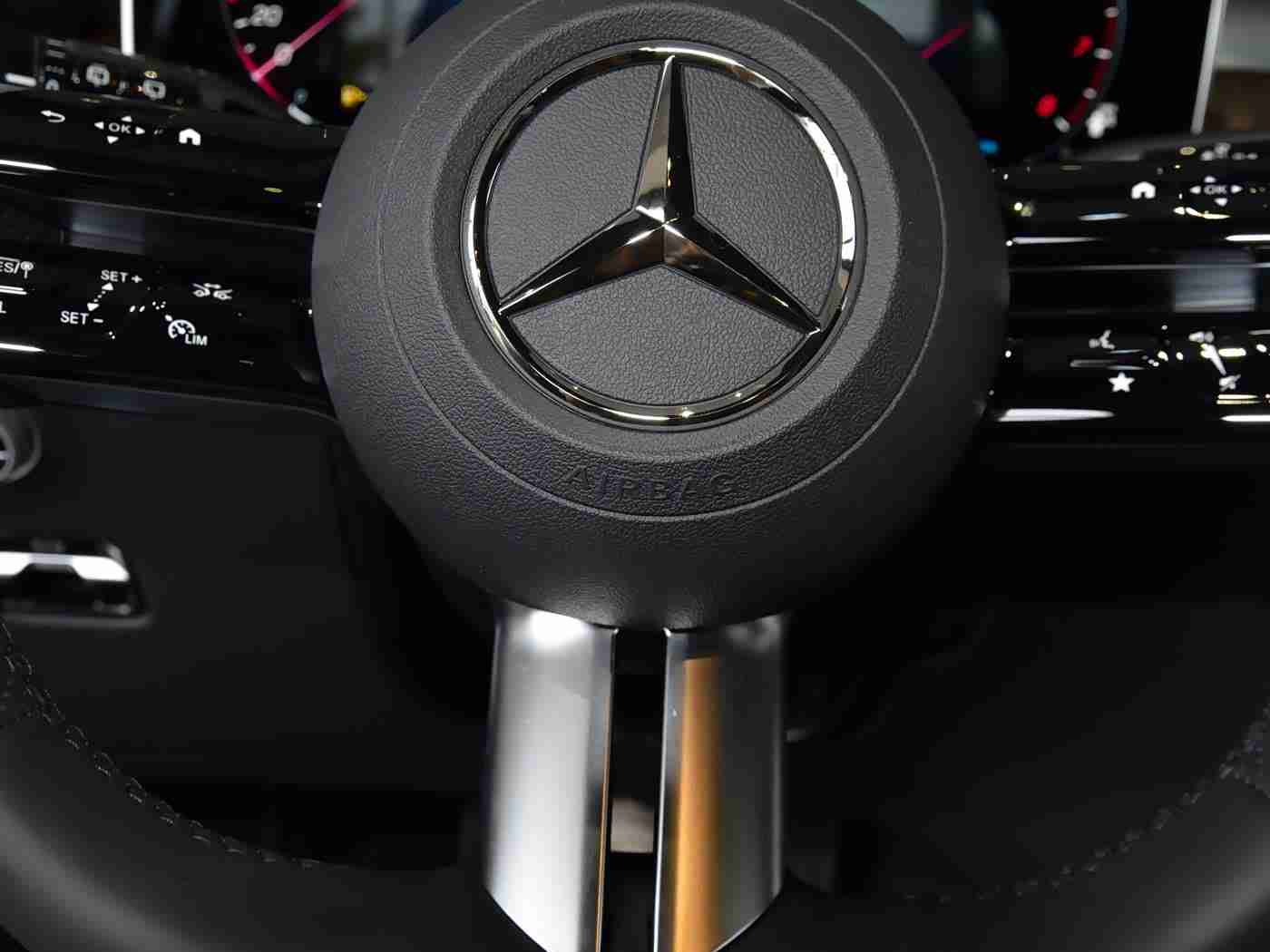 男生艹女生软件,汽车智能助手新潮流，趣味互动助绿色出行-2