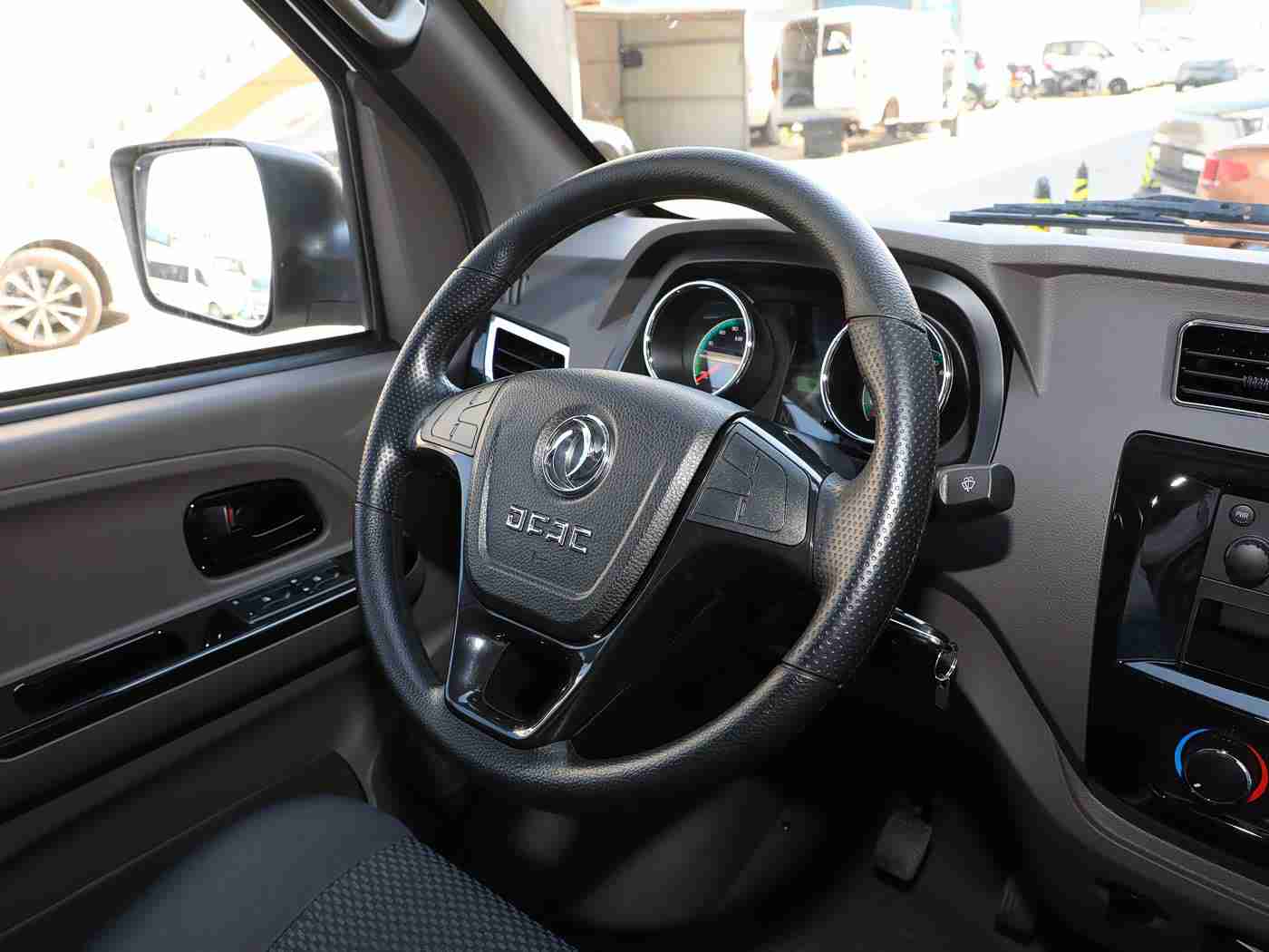 男生女生叉叉软件,智能驾驶新篇章，娱乐社交生活一网打尽-1