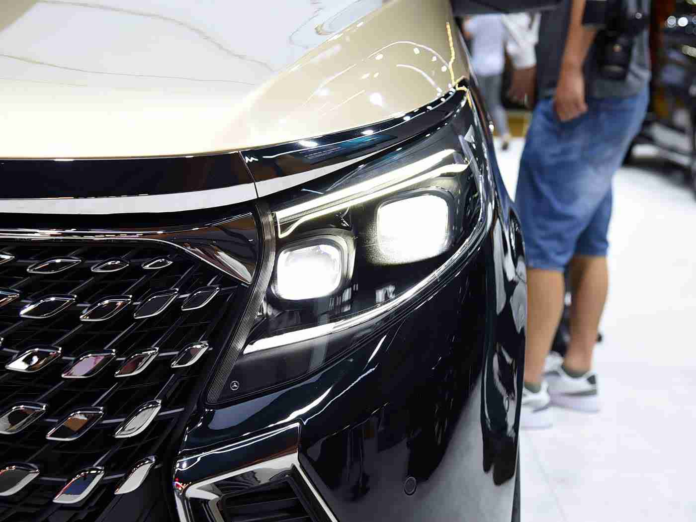 抖音风,抖音爆款SUV惊艳上市，颜值性能双重击，年轻人首选出行利器-3